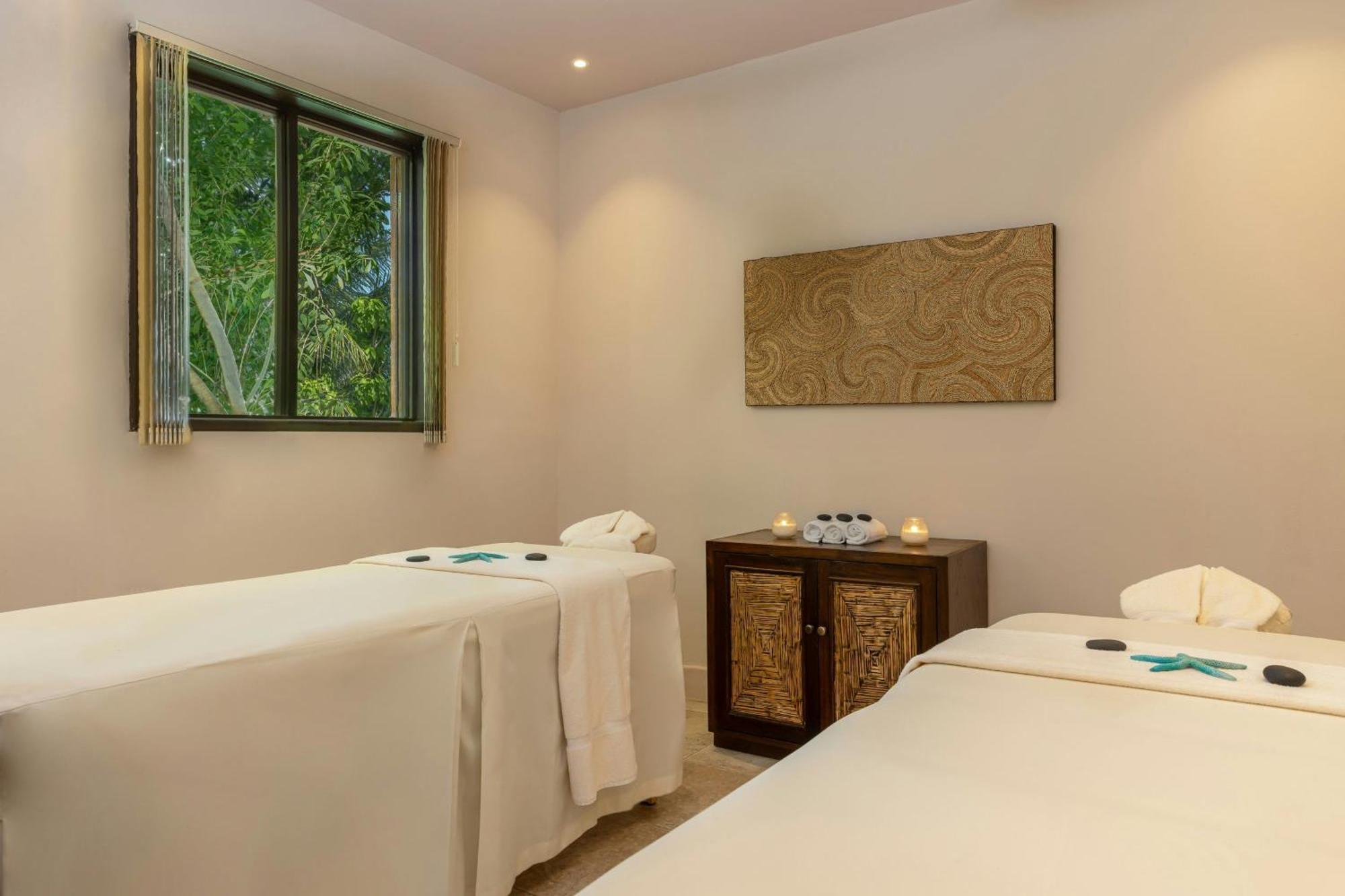 Waves Resort & Spa, Barbados, An Autograph Collection All-Inclusive Resort Saint James Exteriér fotografie